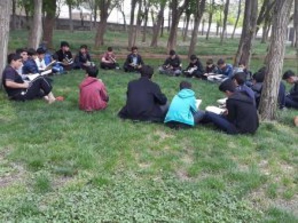 'Hayırlı bir gelecek için okumuş bir nesil'