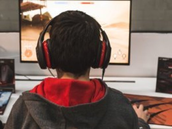 'Oyunların içinde verilen subliminal mesajlara dikkat'
