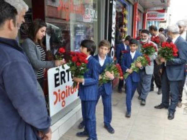 Peygamber Sevdalılarından Batman'daki etkinliğe gülle davet