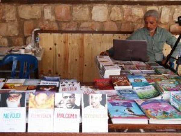 'Okumanın önündeki en büyük engel TV ve sosyal medya'