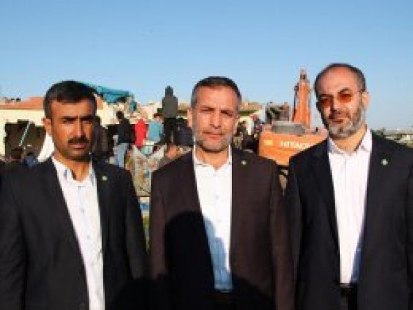 HÜDA PAR depremzedeleri yalnız bırakmadı