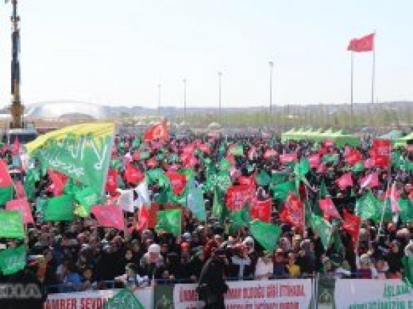 İstanbul Peygamber Sevdalılarından İslam âlemine çağrı