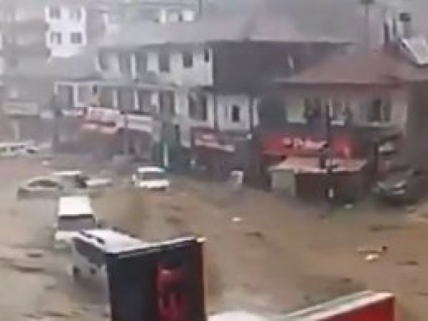 Ankara'da sel: 3 yaralı