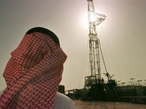 Suudi Arabistan'dan günlük petrol üretimini azaltma sinyali