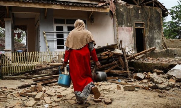 Endonezya'daki depremde ölü sayısı artıyor 