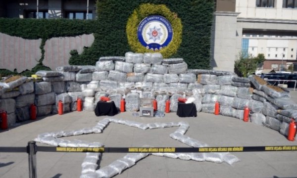 İstanbul'da 1. 8 ton uyuşturucu ele geçirildi