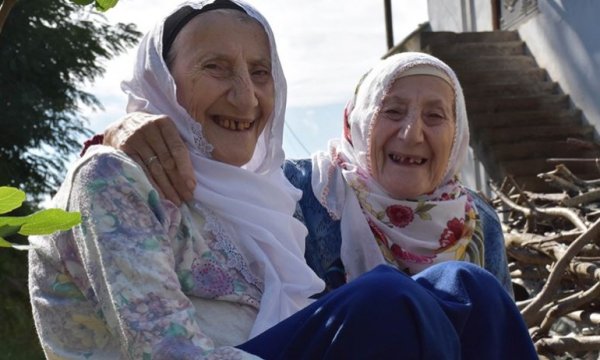 'Üçüz nineler'den ikisi artık birbirine daha bağlı