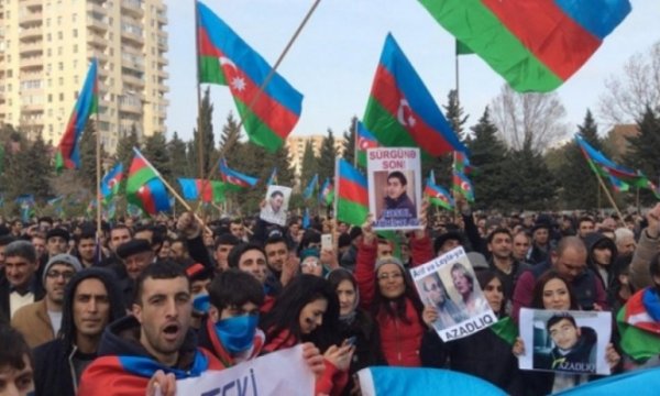 Azerbaycan'da Muhaliflere Polis Müdahalesi