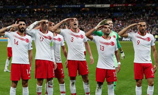 UEFA Türk futbolcuların asker selamıyla ilgili soruşturma başlattı
