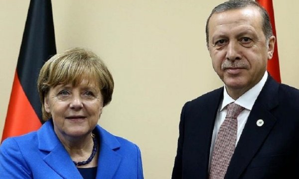 Erdoğan'dan Merkel'e Suriye telefonu