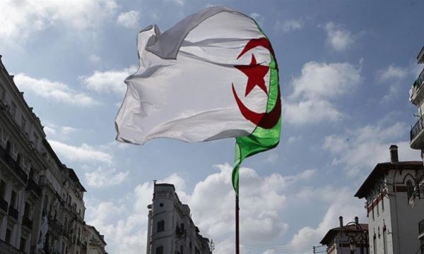Cezayir'de cumhurbaşkanlığı seçimi adayları açıklandı