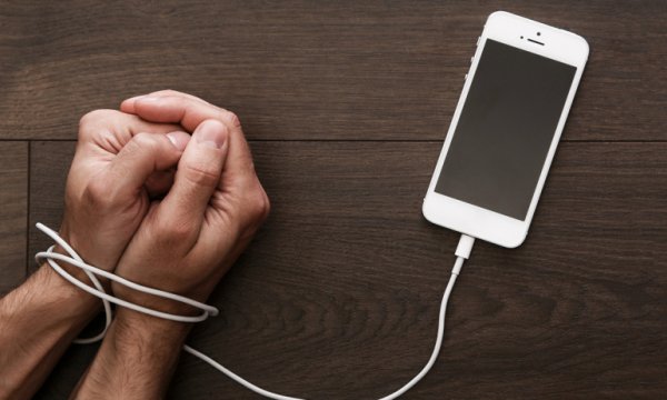 Akıllı telefonu elinizden düşürmüyor musunuz?: Nomofobiniz olabilir 