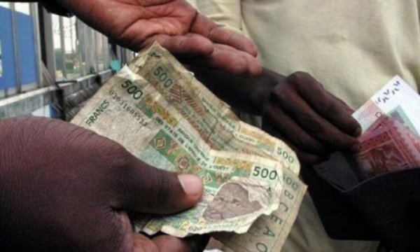 Fransız merkez bankasında tutulan Afrikalıların parası yer değiştirecek