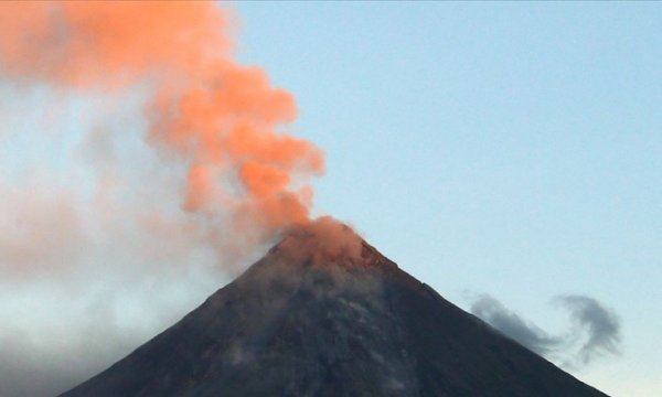 Japonya'da Sakurajima Yanardağı patladı
