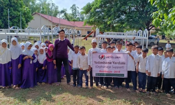 Yetimhane’de kalan Yetimler Avrupa Yetim-Der ile sevindi