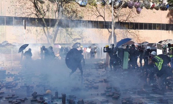 Protestolar Hong Kong'u toplumsal kaos noktasına sürükledi