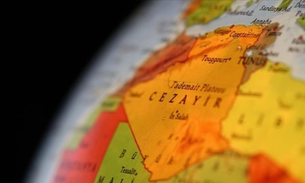 Cezayir'de cumhurbaşkanlığı seçimi öncesi 10 ilçeye il statüsü verildi