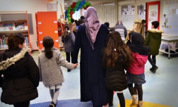 Hollanda'da İslami eğitim okullarına ilgi gittikçe artıyor