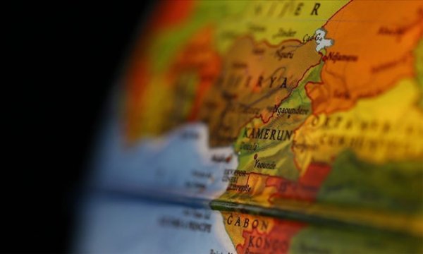 Kamerun halkindan Fransa'ya tepki