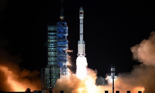 Mars'a 2020'de gitmeye hazırlanan Çin taşıyıcı füzesini fırlattı