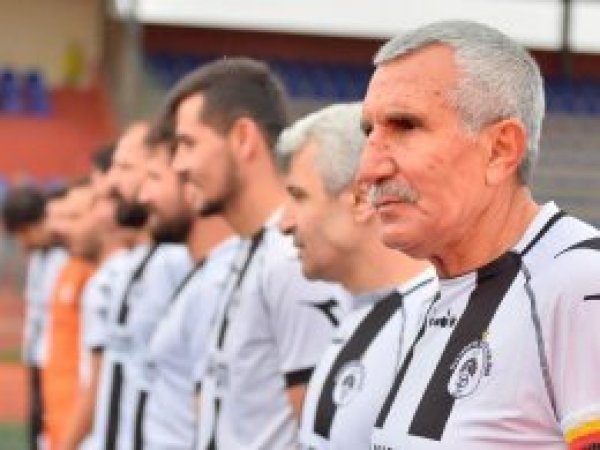70 yaşında yeşil sahalarda