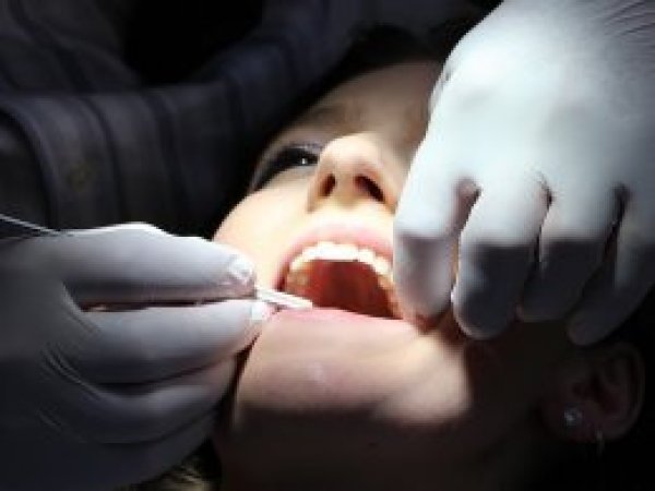 Diş eti hastalığı erken doğuma neden olabilir 