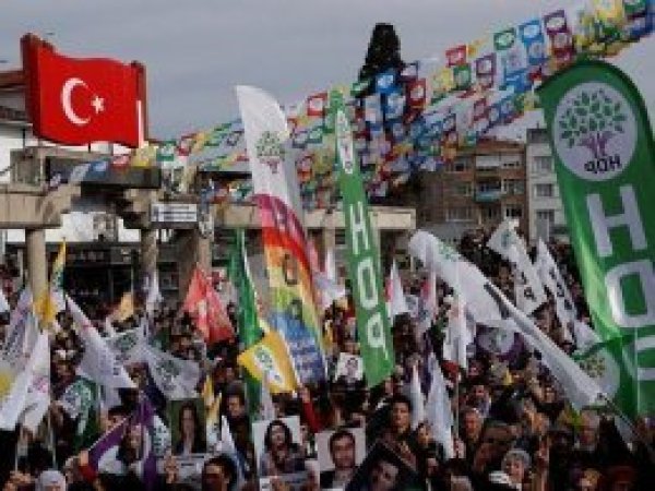 HDP İstanbul’un 15 ilçesinde aday çıkarıyor