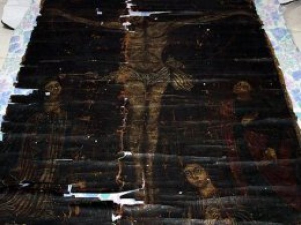 Hazreti İsa'nın 13. yüzyıla ait çarmıh tablosu ele geçirildi 