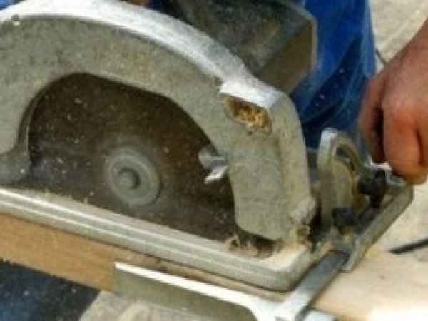 Sigorta dolandırıcılığı için 'elini bilekten kesti'