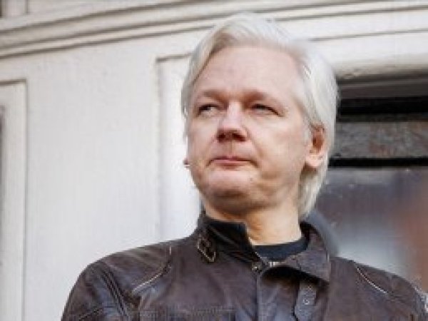 Wikileaks'in kurucusu Assange gözaltına alındı