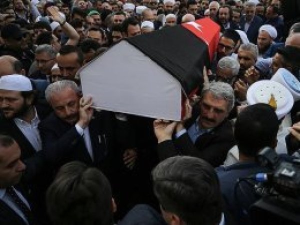 Tarihçi Mısıroğlu, son yolculuğuna uğurlandı