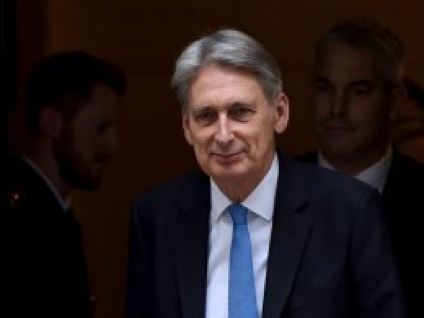 İngiltere Maliye Bakanı Hammond'dan Brexit değerlendirmesi
