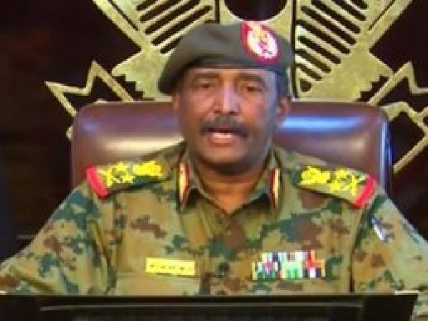 Sudan Askeri Konseyi Başkanı'na Suudi Arabistan’dan zirve daveti 