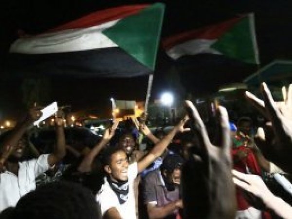 Sudan Askeri Konseyi sivil kanatla görüşmelere yeniden başladı