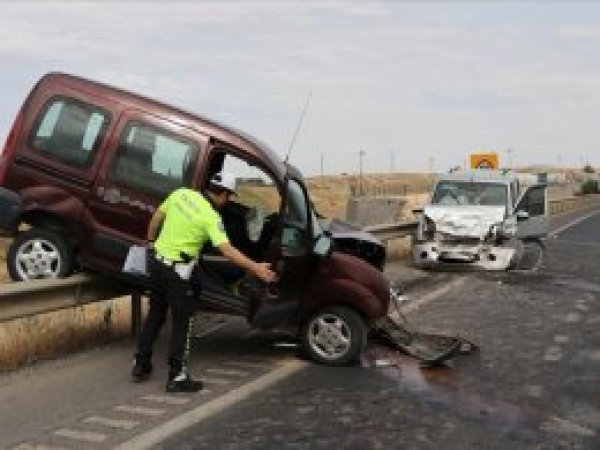 Bayram'da Trafik kazalarında 52 kişi hayatını kaybetti