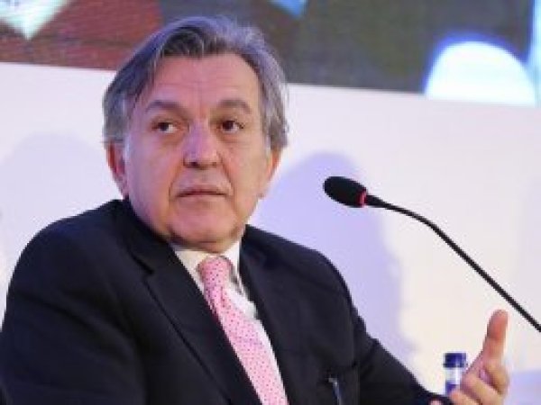 Bekir Ağırdır: AK Parti'nin beyni ile bedeni arasındaki ilişkisi koptu