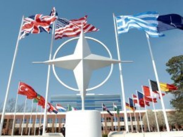 NATO Ülkelerinin savunma harcamaları 984 milyar doları geçecek