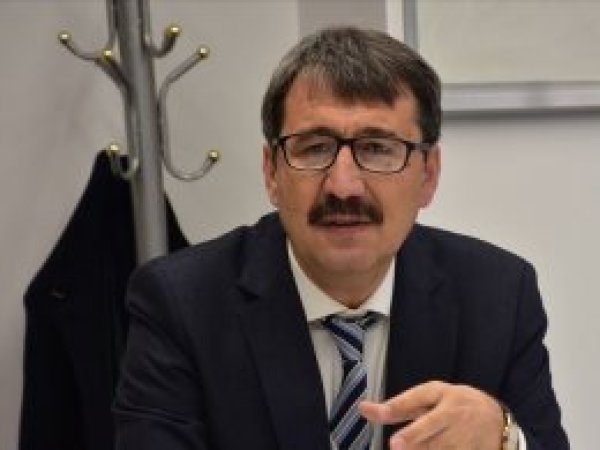 'Genç seçmenlerin oyları kimlikleri gibi esnek'