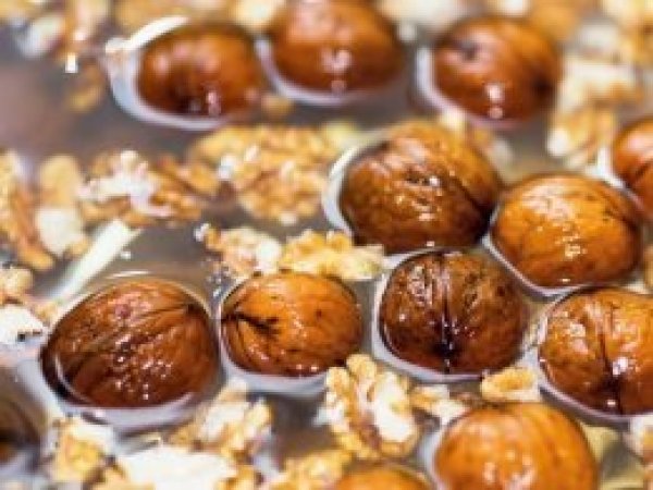 Cevizi suda 1 gece bekletip içerseniz... Faydasına çok şaşıracaksınız