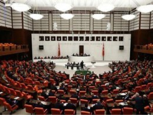 Meclis'te mesaiden çok tatil yapıldı