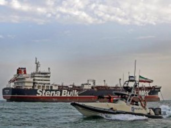 İran el konulan tankerin 9 Hindistanlı mürettebatını serbest bıraktı