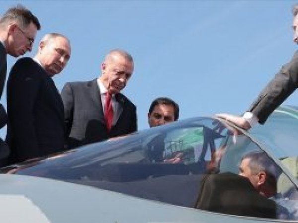 Erdoğan ile Putin 'Su-57'yi inceledi
