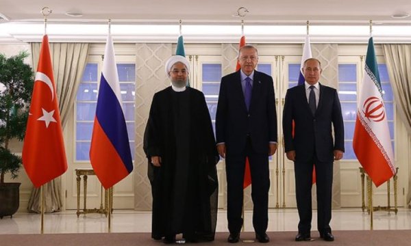 Üçlü Zirve'de Suriye'nin toprak bütünlüğü vurgusu