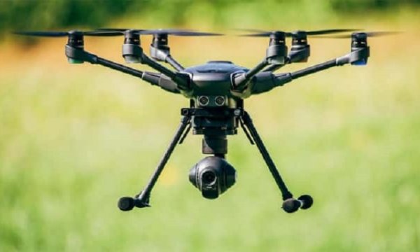 Drone ile hapishaneye cep telefonu ve esrar servisi kameraya yakalandı