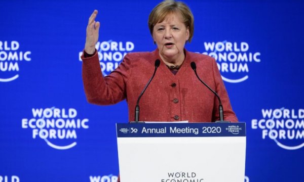 Merkel: Suriye'de yapılan hatalar Libya'da tekrarlanmamalı
