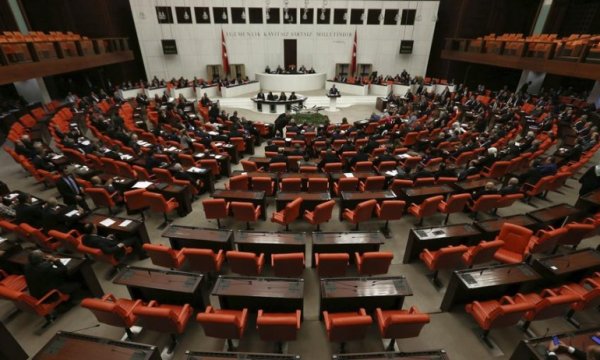 "FETÖ'nün siyasi ayağı" niye araştırılmıyor?