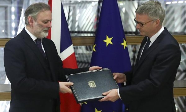 Avrupa Parlamentosu onayladı: Brexit'e son 24 saat