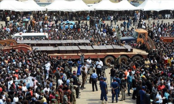 Nijerya'da kamyon pazara girdi: 20 ölü