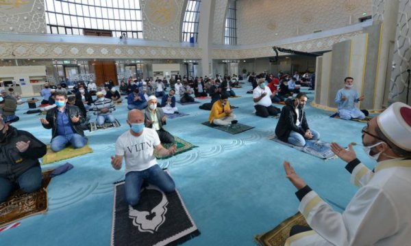 Alman İçişleri: DİTİB’de genç kuşak Ankara’ya mesafeli