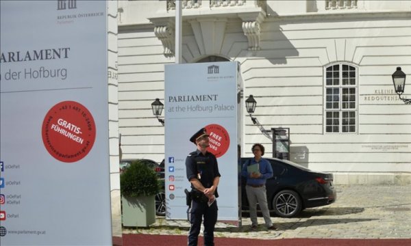 Avusturya’da uzmanlar, iktidarın "siyasal İslam'ı" bahane ederek İslam'ı hedef aldığı görüşünde